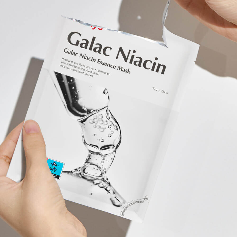Осветляющая маска с ниацинамидом Manyo Galac Niacin Essence Mask