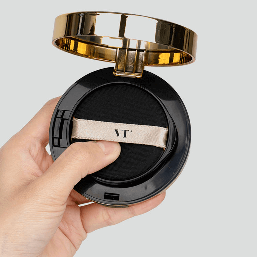 Компактный тонирующий бальзам VT Cosmetics Essence Skin Foundation
