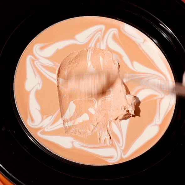 Компактный тонирующий бальзам VT Cosmetics Essence Skin Foundation